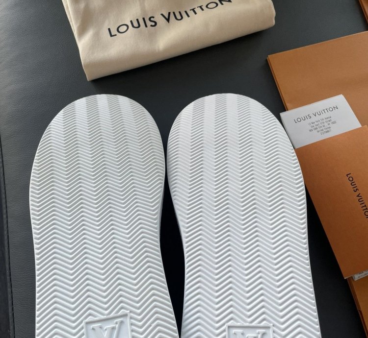 Brand New Limited Edition Lv Monogram Beverly Hills Sneakers