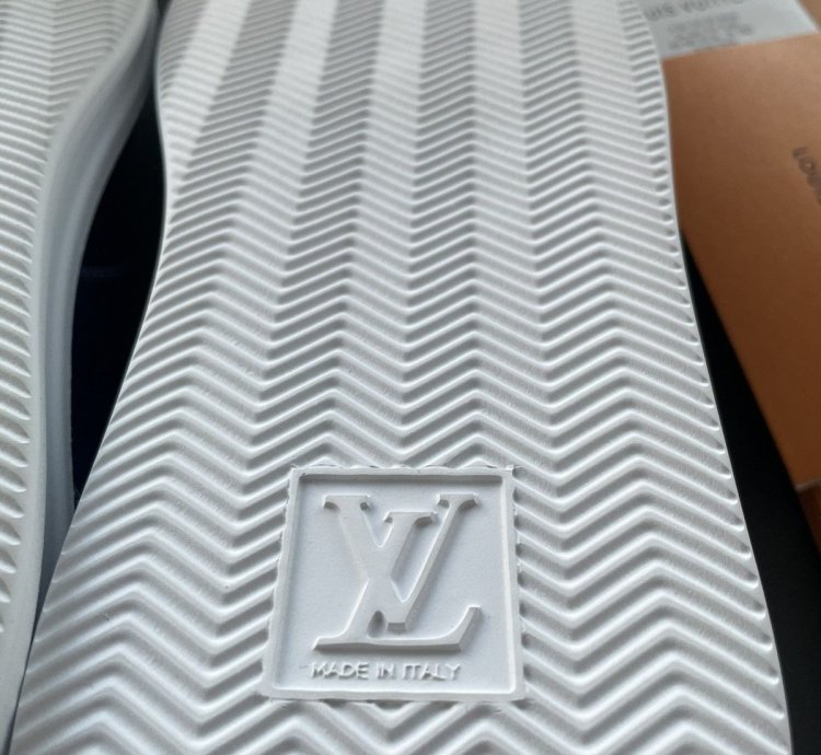 Brand New Limited Edition Lv Monogram Beverly Hills Sneakers