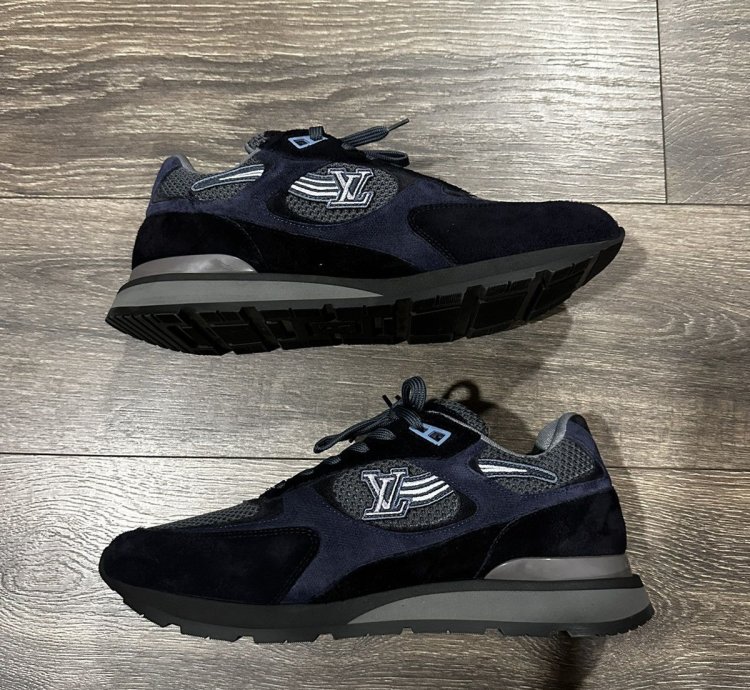 Brand New Louis Vuitton Runaway Sneakers