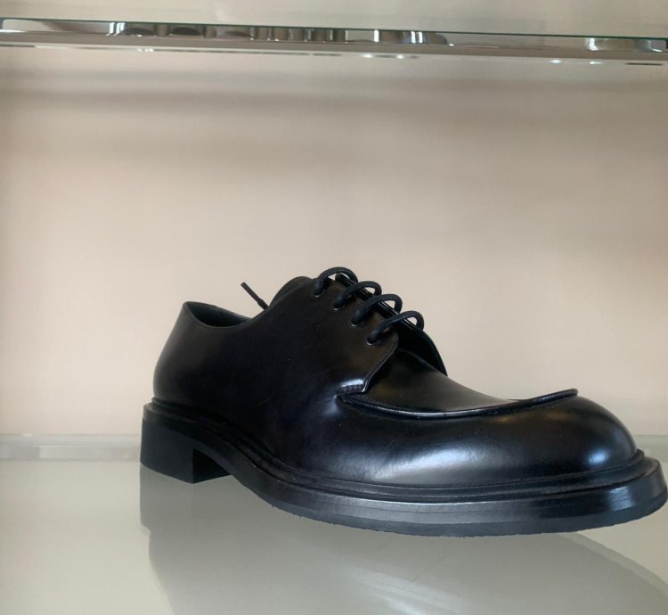 Brushed Leather Derby In Black