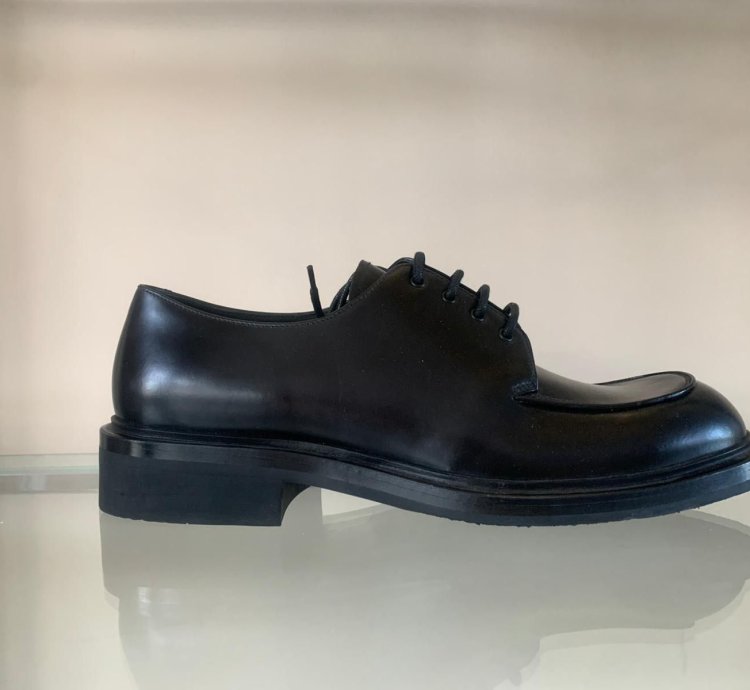 Brushed Leather Derby In Black