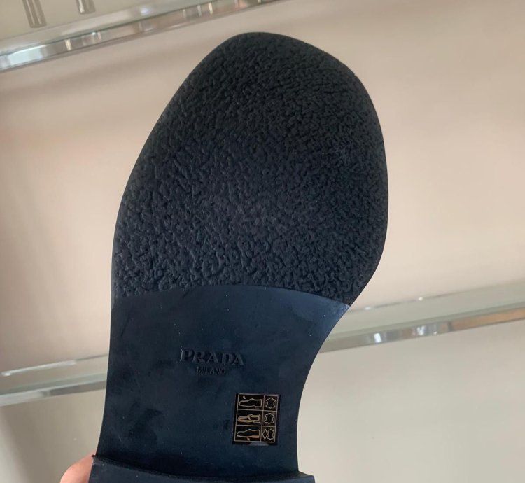 Brushed Leather Derby In Black