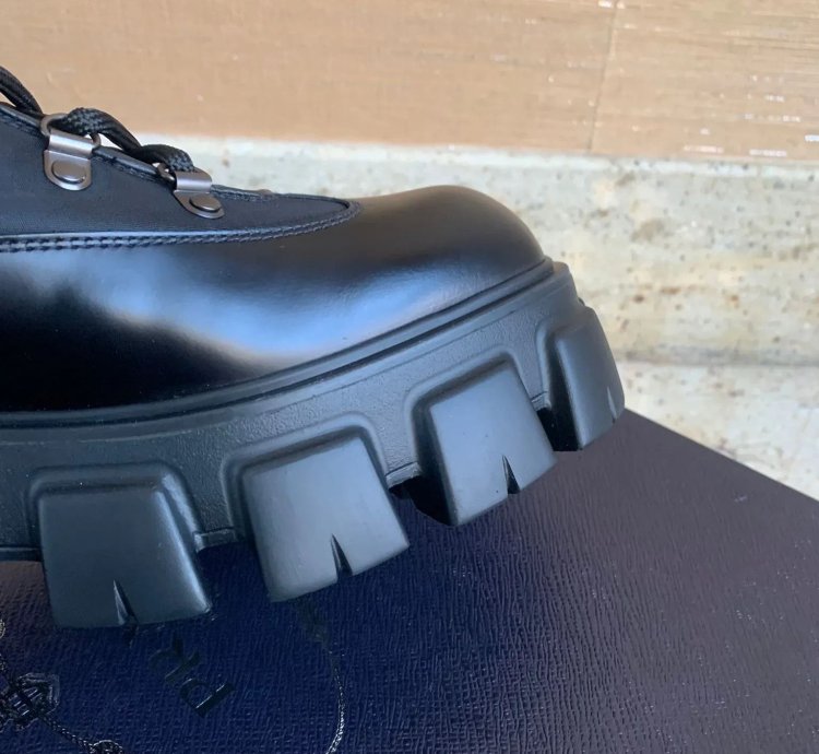 Combat Pocket Logo Boots