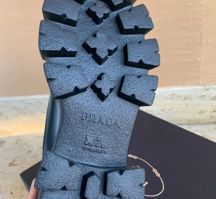 Combat Pocket Logo Boots