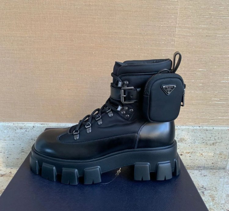 Combat Pocket Logo Boots