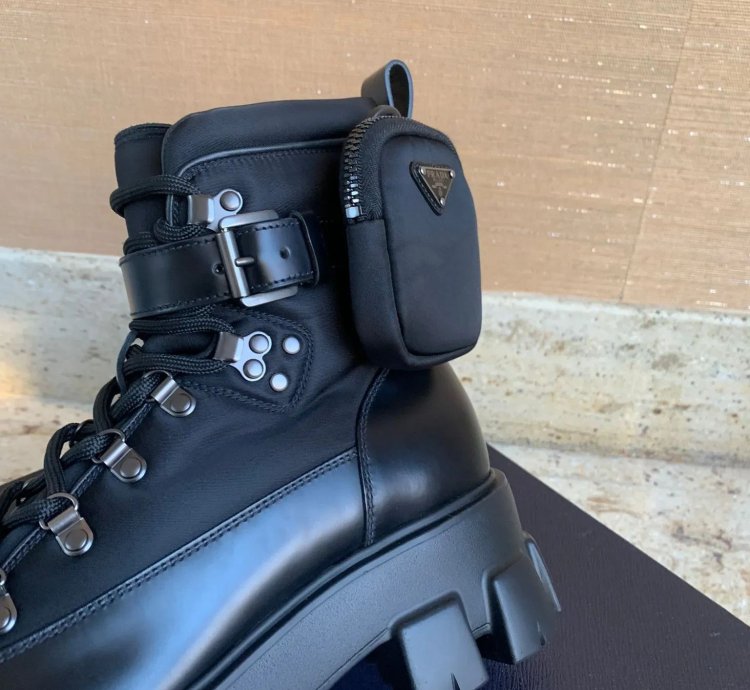 Combat Pocket Logo Boots