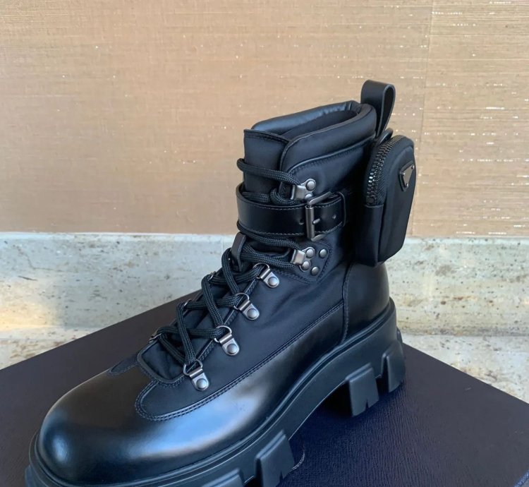 Combat Pocket Logo Boots