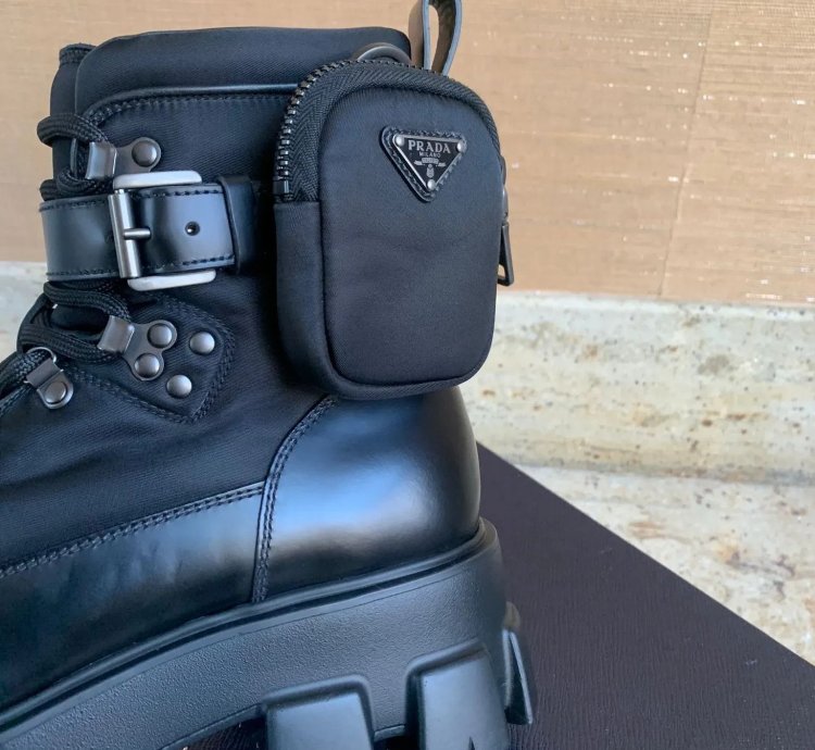 Combat Pocket Logo Boots