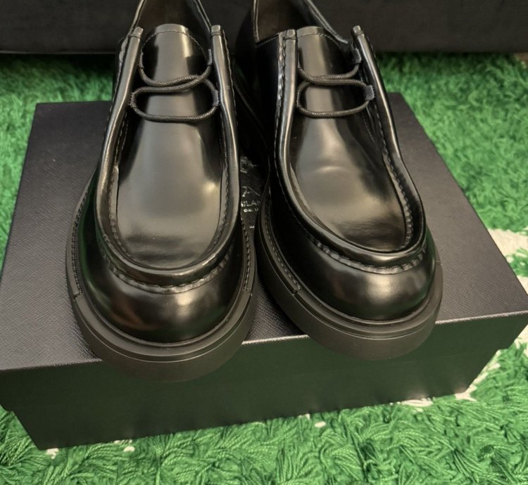 Diapason Opaque Brushed Leather Lace-up Shoes