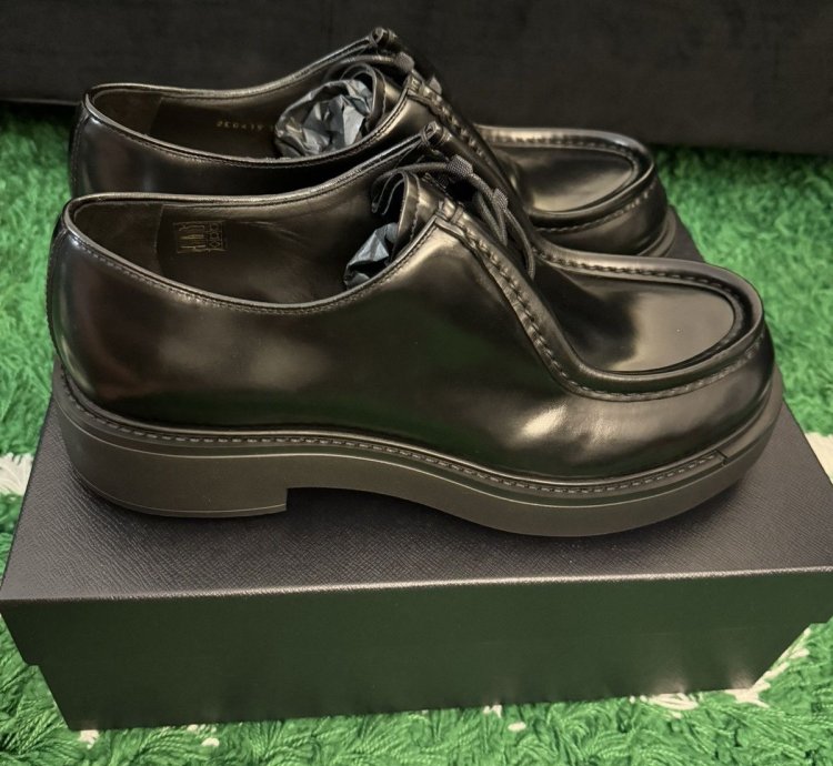 Diapason Opaque Brushed Leather Lace-up Shoes