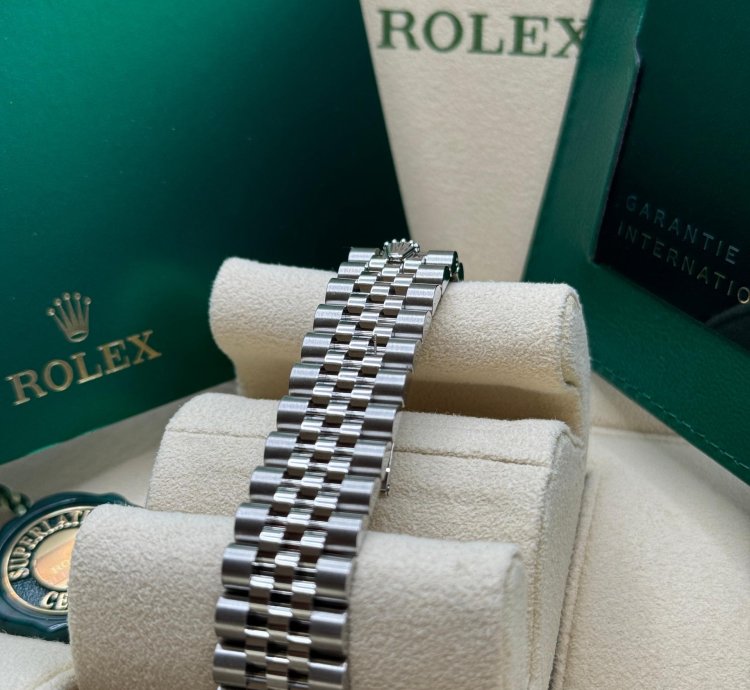 Rolex Datejust 31 New 2024 Blue Floral Scatter Diamond Dial Diamond Bezel Stainless Jubilee
