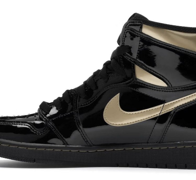 1 Retro High Black Metallic Gold 2020