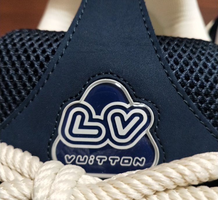 Flower Detail Skate Sneaker
