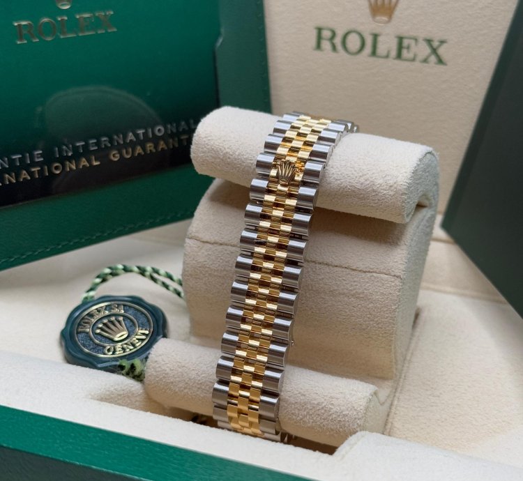 Rolex Datejust 31 New 2024 White Roman Dial Scatter Diamond Bezel Two Tone Yellow Gold Jubilee