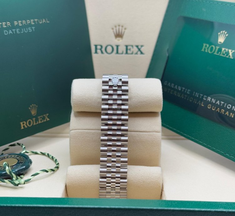 Rolex Datejust 31 New 2025 Blue Roman Dial Diamond Bezel Stainless Steel Jubilee