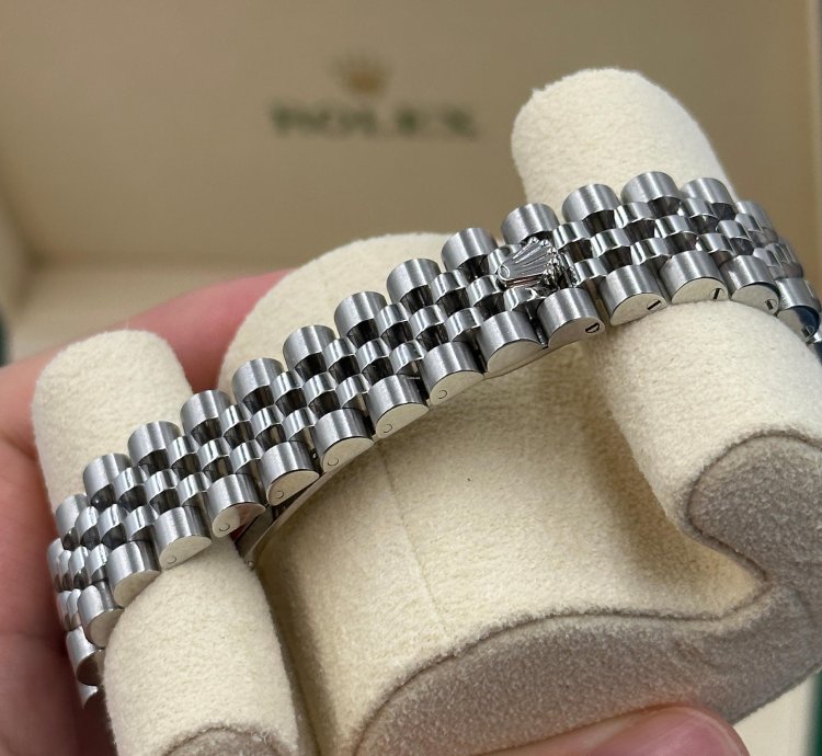 Rolex Datejust 31 Pink Dial Diamond Bezel Jubilee