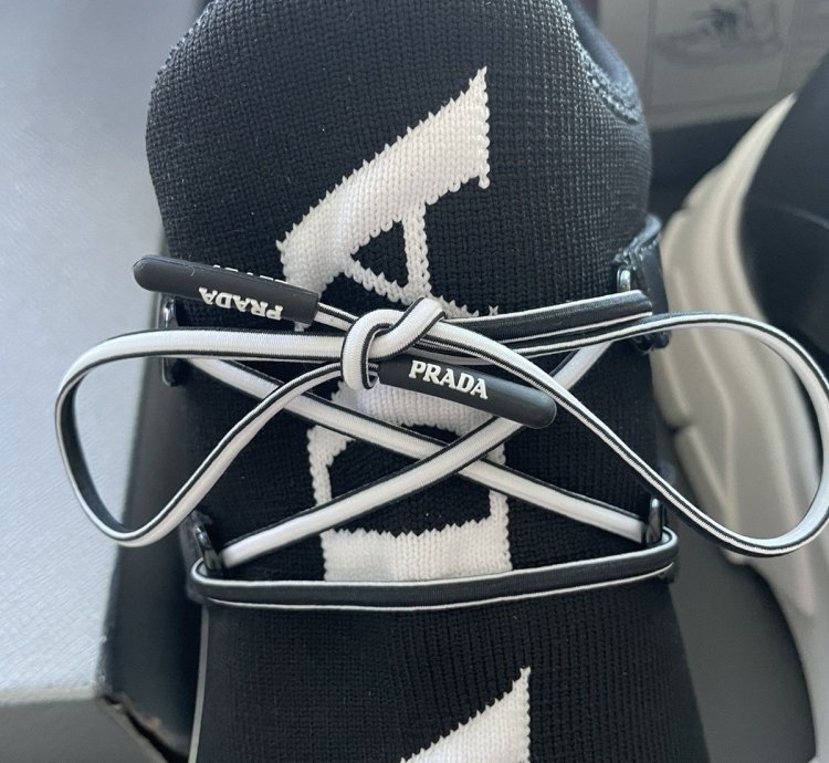 Limited Rare Sold Out Brand New Iconic Prada Logo Sneaker