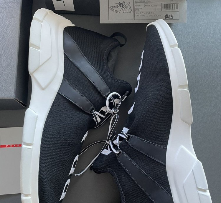 Limited Rare Sold Out Brand New Iconic Prada Logo Sneaker