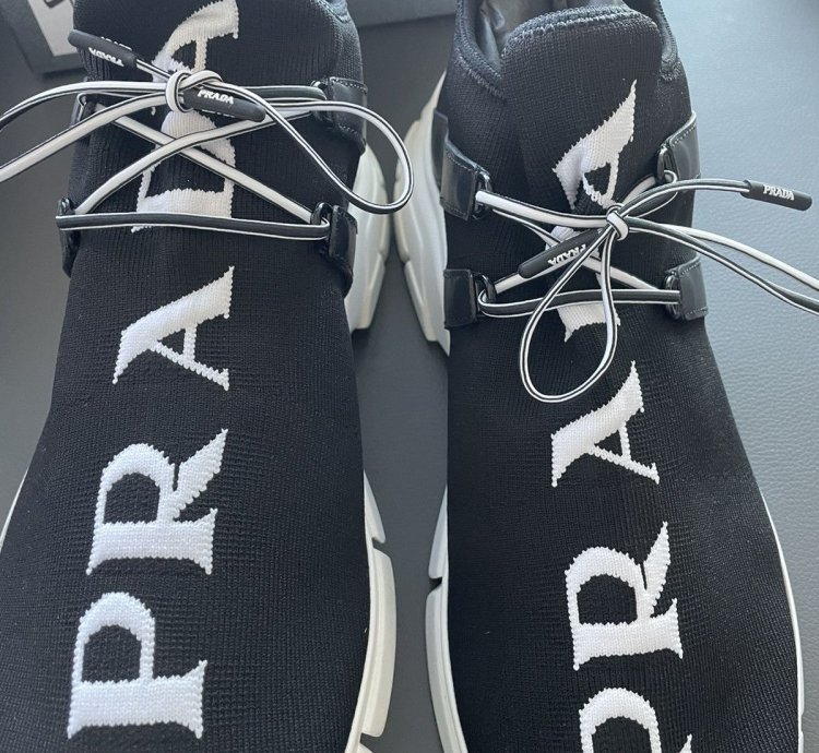 Limited Rare Sold Out Brand New Iconic Prada Logo Sneaker