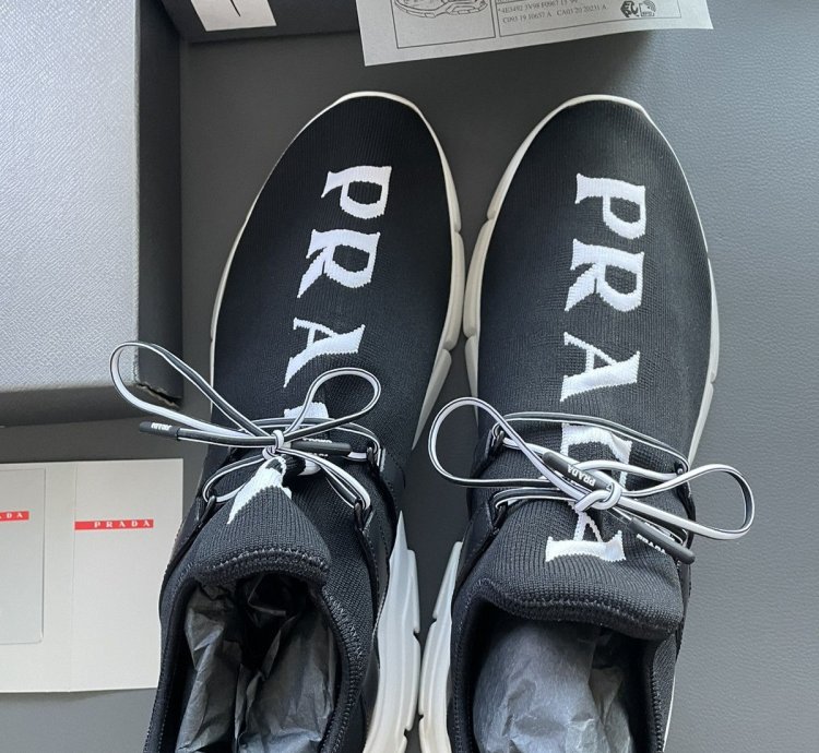 Limited Rare Sold Out Brand New Iconic Prada Logo Sneaker