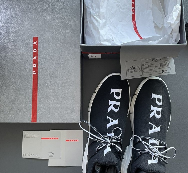 Limited Rare Sold Out Brand New Iconic Prada Logo Sneaker