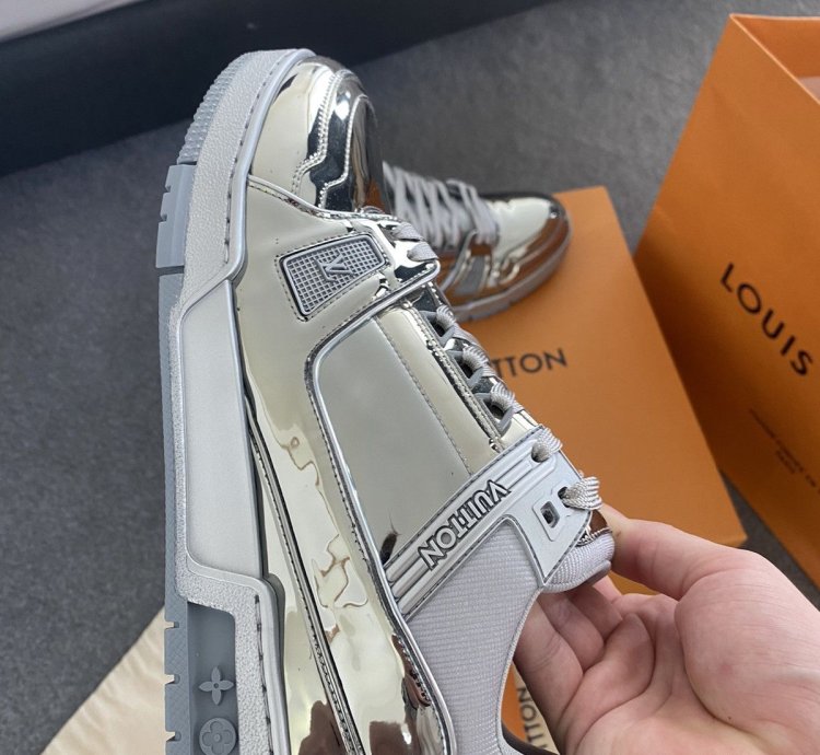 Louis Vuitton Argent Chrome Sneaker