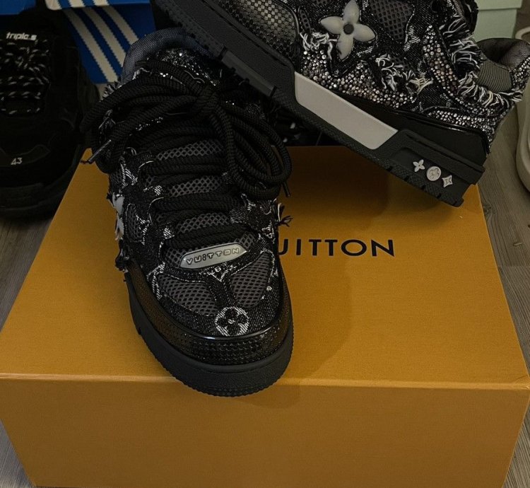 Louis Vuitton Black Skate Sneaker swarovski Crystals