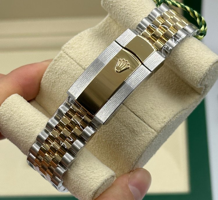 Rolex Datejust 36 126233ngwhite Mother Of Pearl Baguette Diamond Dial Yellow Gold Steel Jubilee