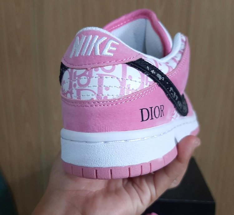 Dior Pink X Nike Sb Dunk Low Pro