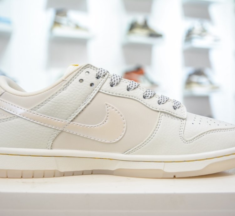 280 Nike Sb Dunk Low Beige Light Yellow Pearlescent Starry Sky Xb3802-347 -