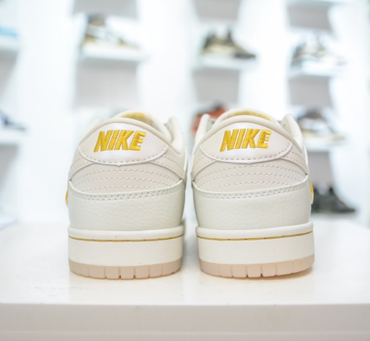280 Nike Sb Dunk Low Beige Light Yellow Pearlescent Starry Sky Xb3802-347 -