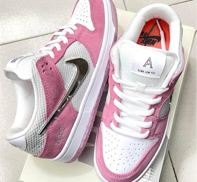 Nike Sb Dunk X April Skateboards Pink