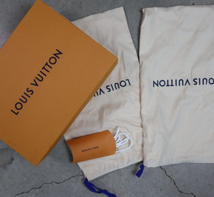 Louis Vuitton Green Tatic Runner Sneaker