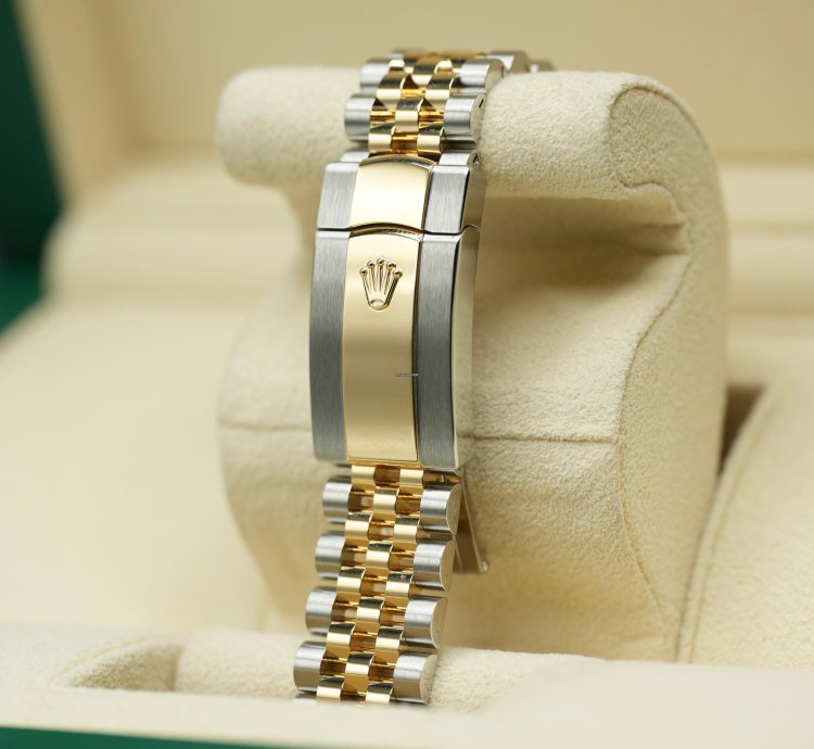 Rolex Datejust 36 2024 Datejust 36 Bi-metal Mop Diamond Dial Jubilee Bracelet Unworn Box Papers 126233