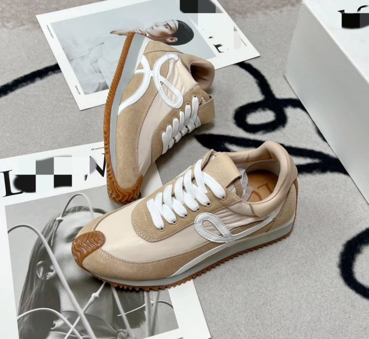 Loewe Flow Runner Light Powder Suede