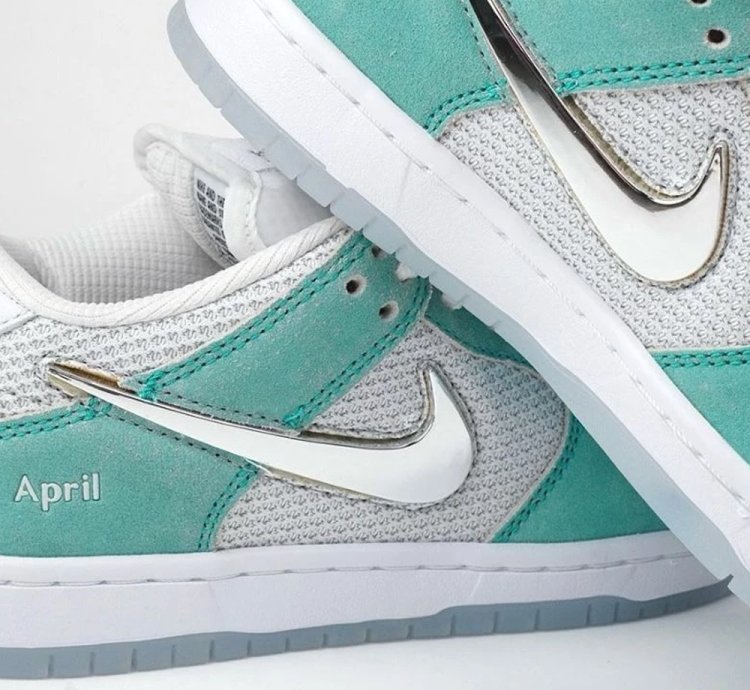 Nike Sb Dunk X April Skateboards Low Pro - Racer Blue Metallic Shoes