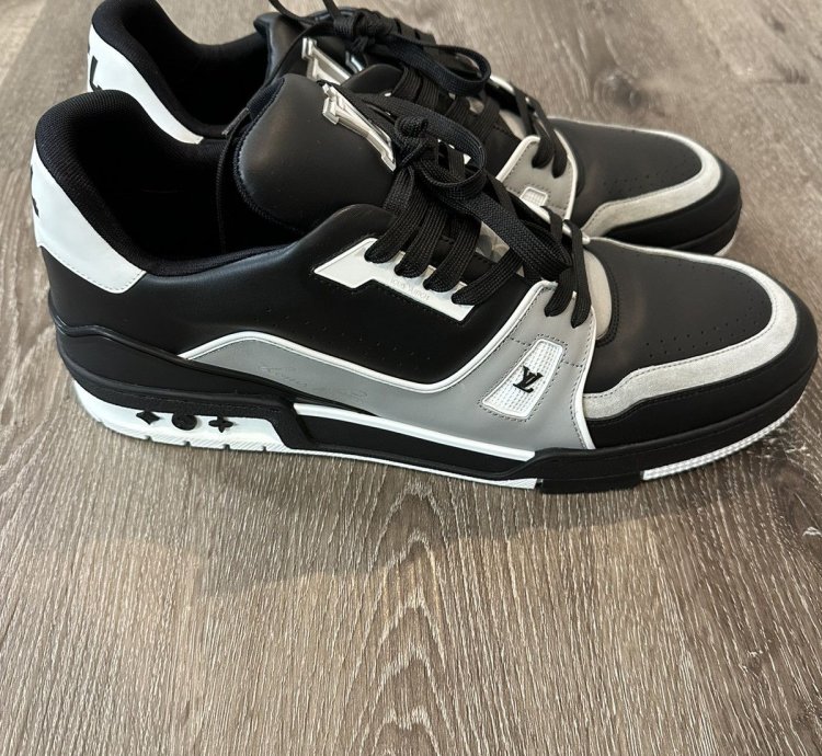 Louis Vuitton Lv Black White Trainer