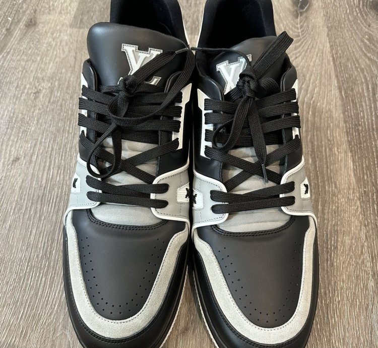 Louis Vuitton Lv Black White Trainer