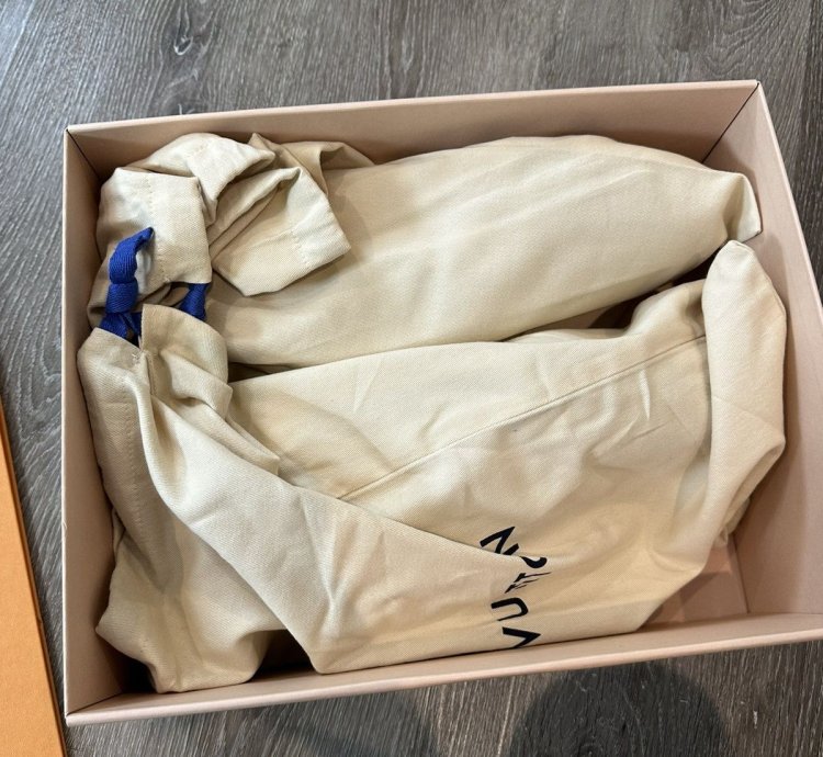 Louis Vuitton Lv Black White Trainer
