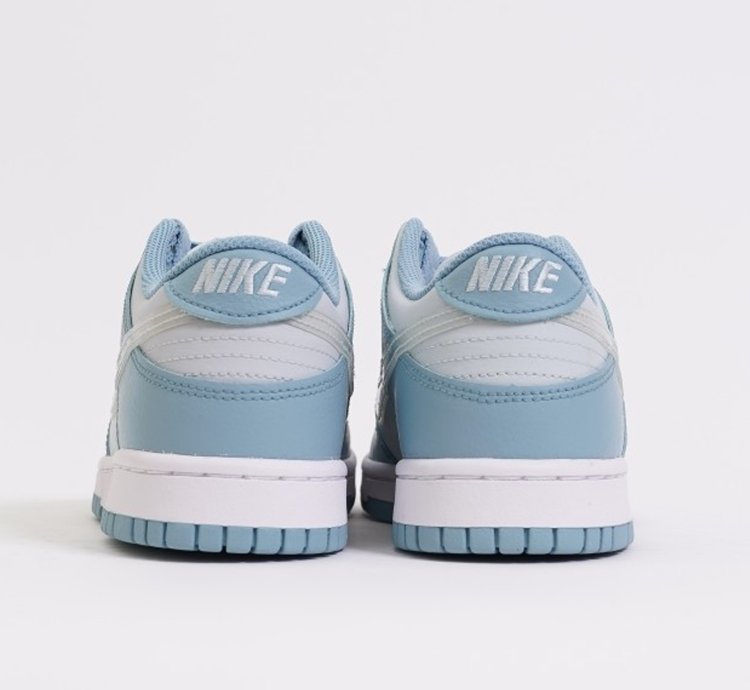 Nike Sb Dunk Low Aura Clear