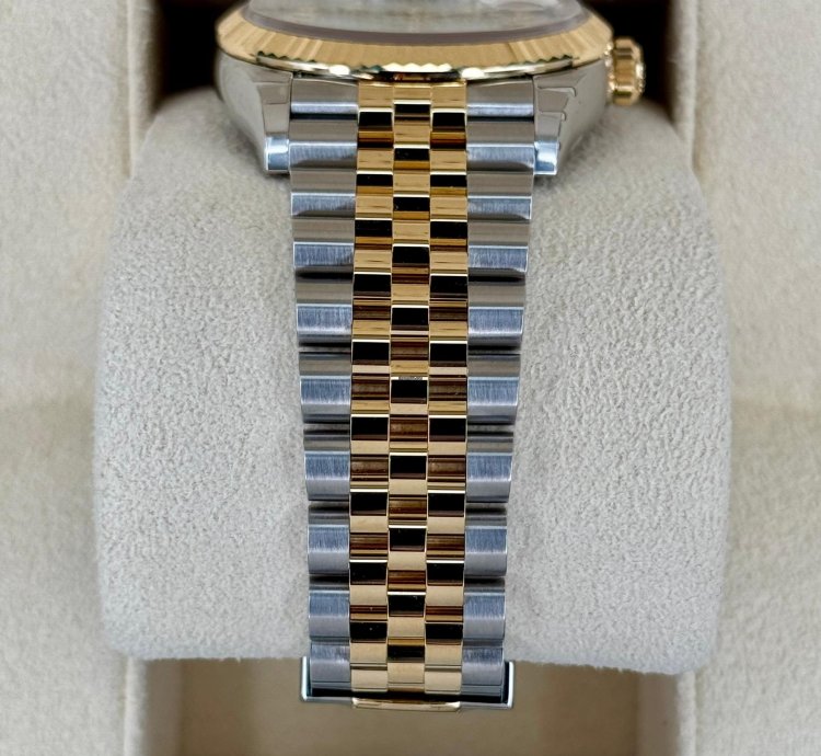 Rolex Datejust 36 New 2025 Datejust 36mm 126233 Mother Of Pearl Diamond Dial