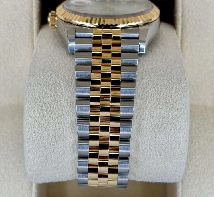 Rolex Datejust 36 New 2025 Datejust 36mm 126233 Mother Of Pearl Diamond Dial