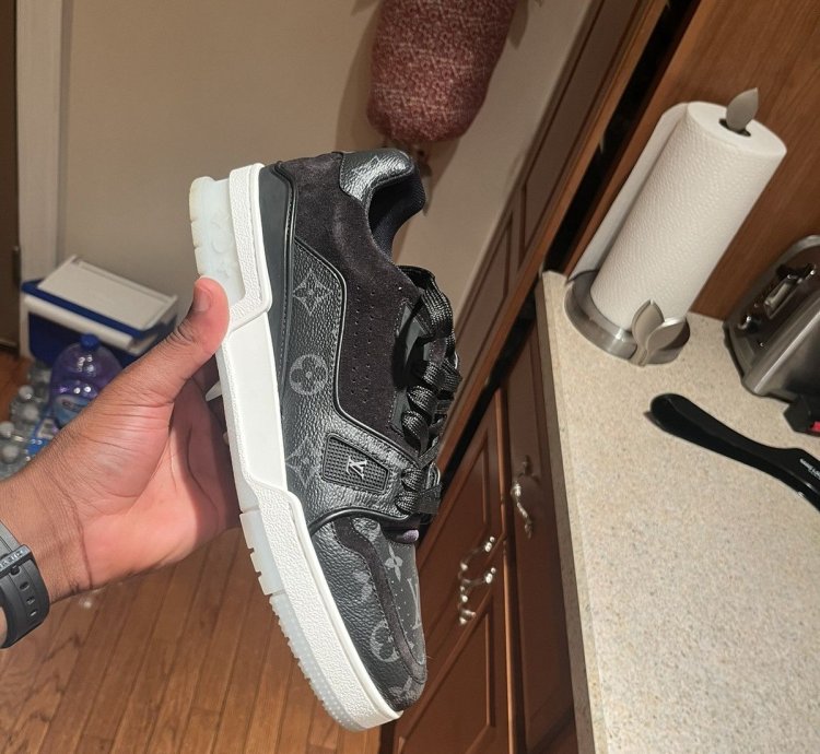 Louis Vuitton Men Sneakers