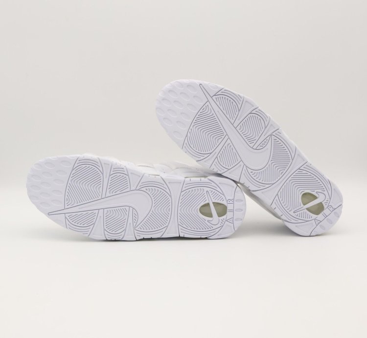 Nike Air More Uptempo Low Triple White