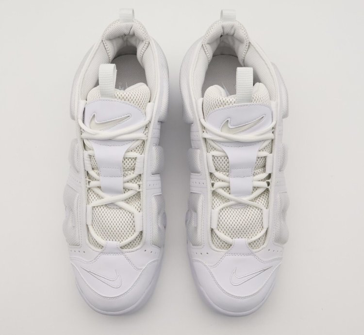 Nike Air More Uptempo Low Triple White