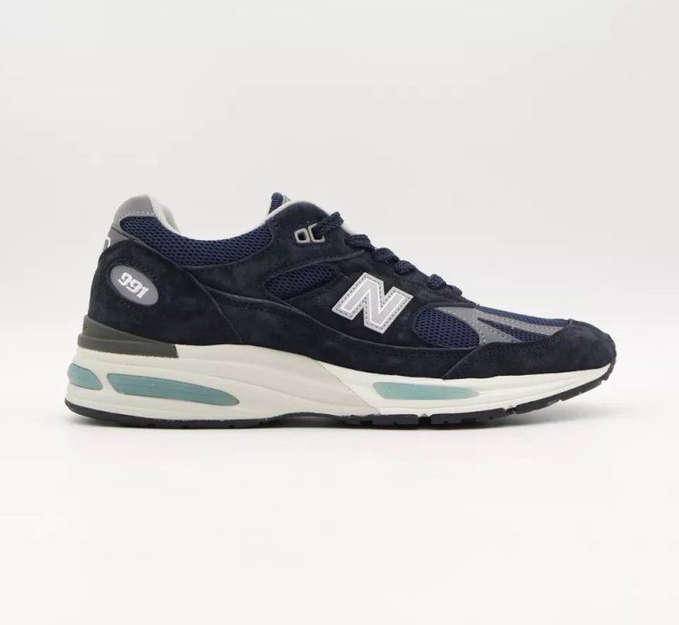 New Balance 991v2 Navy