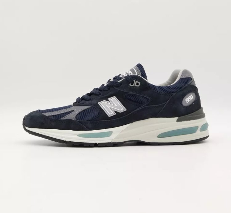 New Balance 991v2 Navy