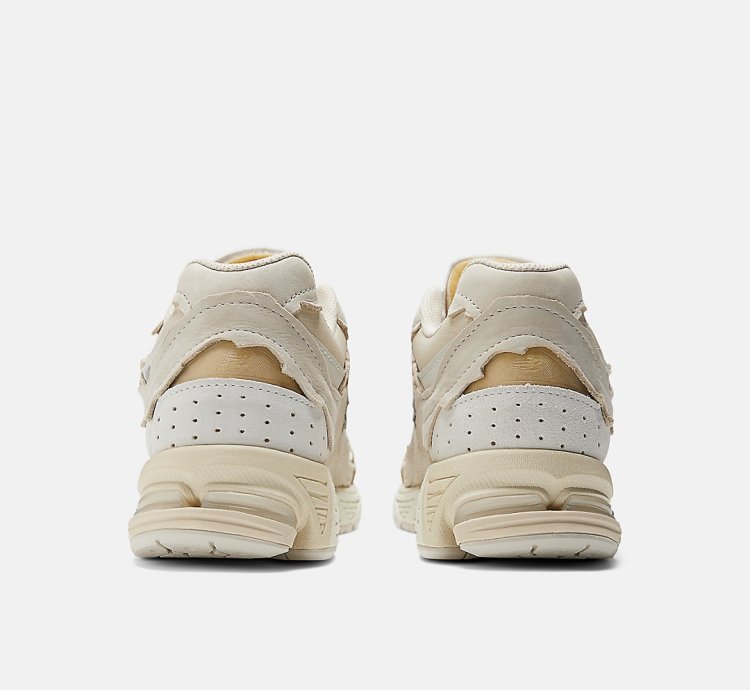 New Balance 2002r Protection Pack Sandstone Turtledove