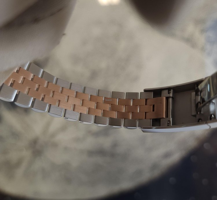 Rolex Datejust 41 Chocloate Set With Diamonds 41mm Oystersteel And Everose Gold