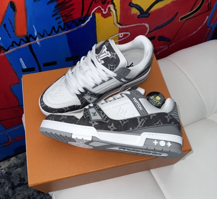 Louis Vuitton Monogram Trainers Lv7 5